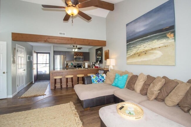 Photo - 108 Robinwood Dr