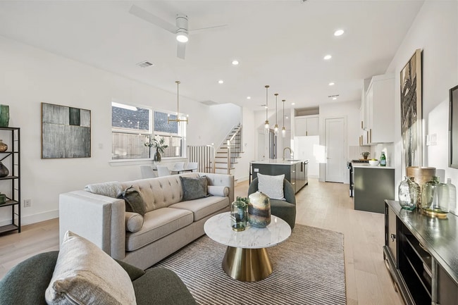 Photo - 5633 Eastside Ave