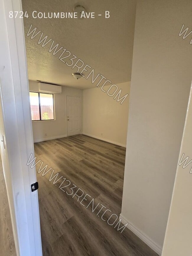 Photo - 8724 Columbine Ave Unit B