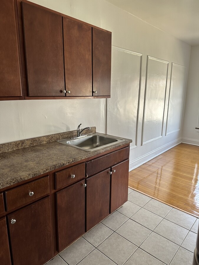 Photo - 1722 E 70th St Unidad 2A-1722