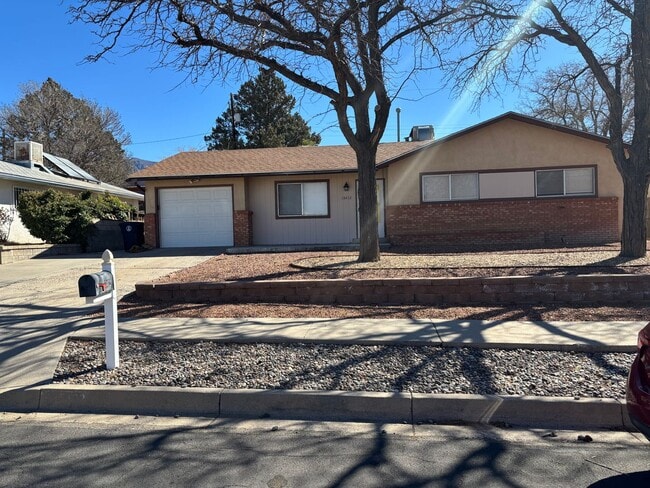Photo - Foothills beauty! Must see!