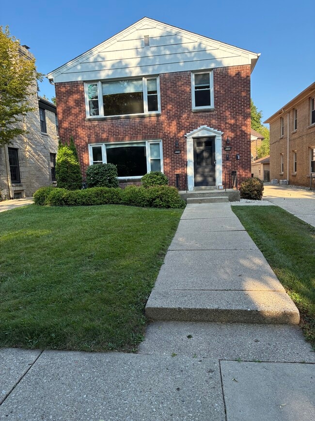Building Photo - 4306 N Stowell Ave Unit Upper Rental