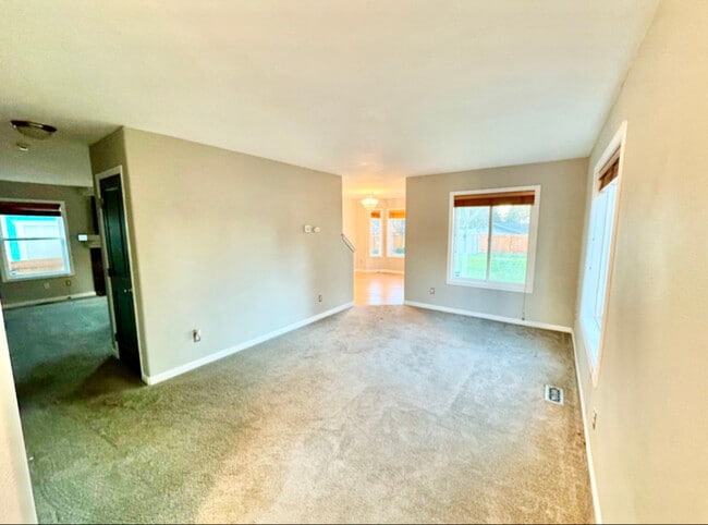 Photo - 403 173rd St S