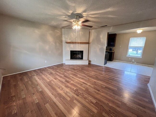 Photo - Great 3 bedroom in Killeen with washer and dryer connections and brand new carpet.
