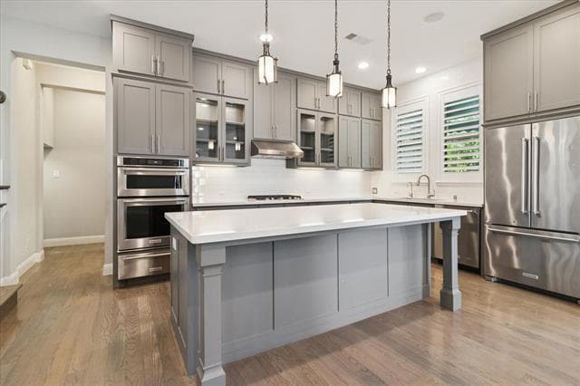 Photo - 5900 The Esplanade