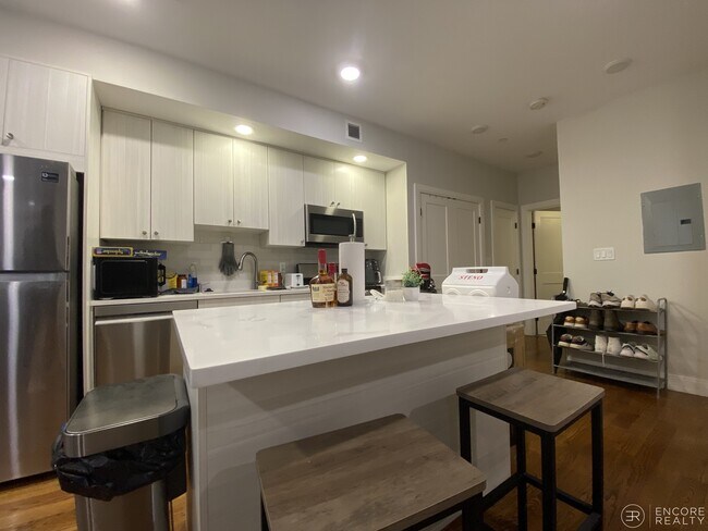 Photo - 1 Everett St Unit 305