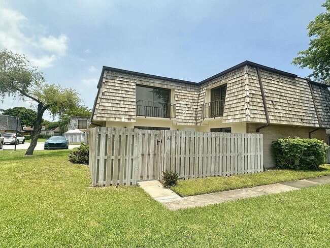 Photo - 173 Lake Arbor Dr
