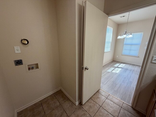 Photo - 212 Chalmette Dr Unit 212-1