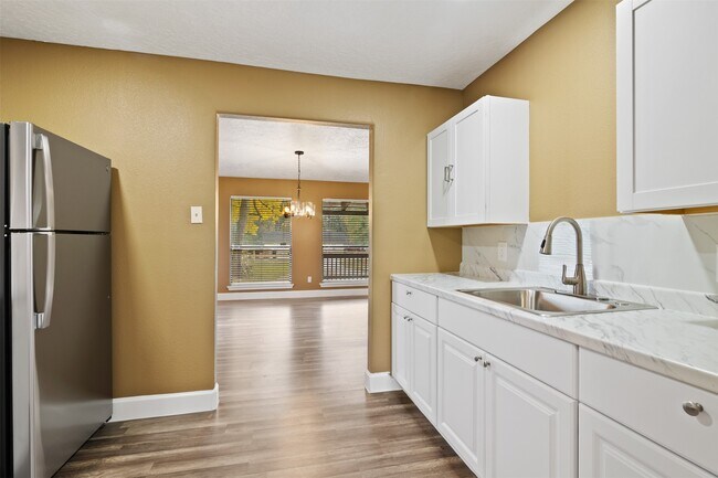 Photo - 38210 Green Willow St