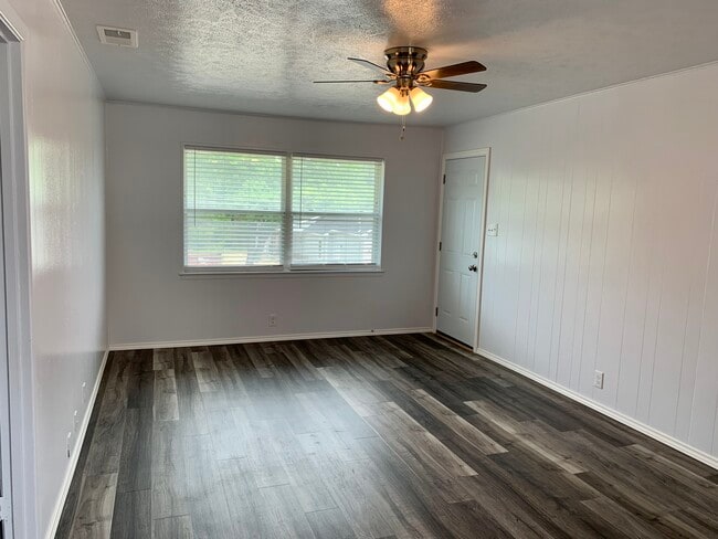 Photo - 305 Thomas St Unit 5