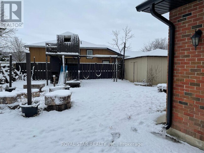 Photo - 1024 Barton St