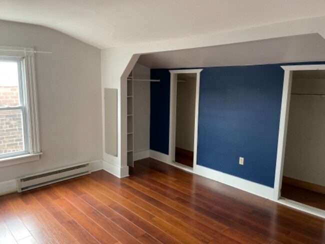 Newly Renovated East Rock Penthouse 2BR wi... - Newly Renovated East Rock Penthouse 2BR wi... Unit 4 (top)