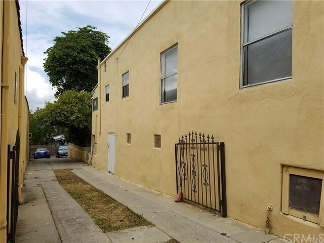 1329-1331 Quintero St