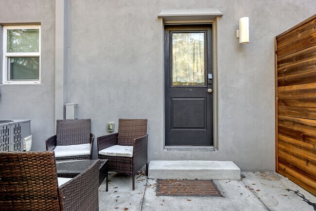 Photo - 1007 N East Ave
