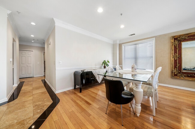 Photo - 3334 Peachtree Rd NE Unit 112