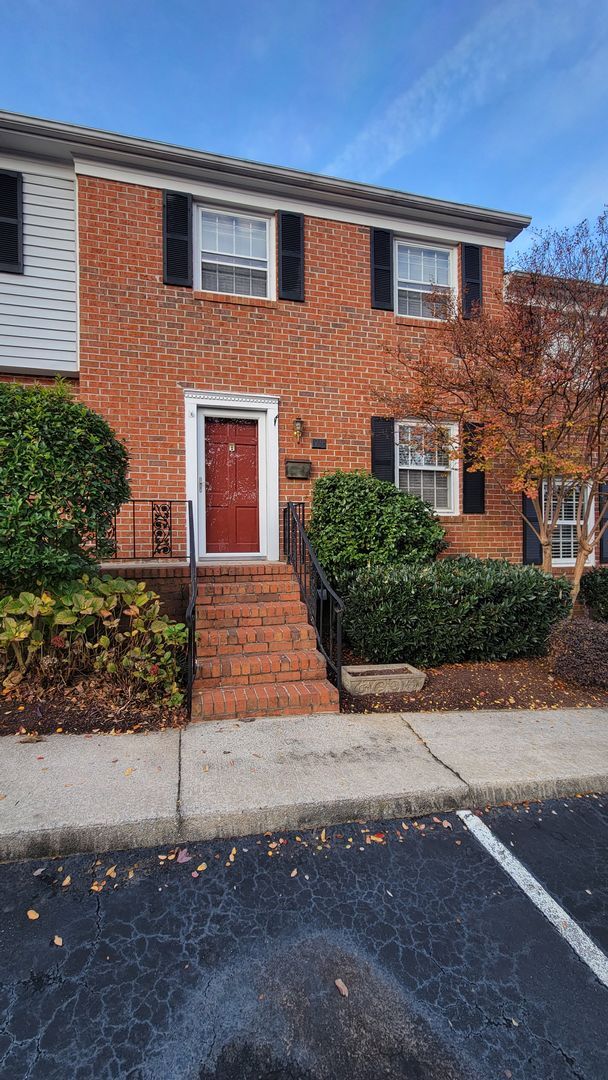 2 Bed, 1.5 Bath Townhome in Greenville is ... - 2 Bed, 1.5 Bath Townhome in Greenville is ...