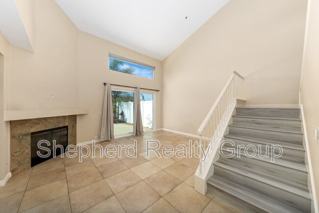 Photo - 1588 Elegante Ct