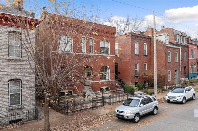 Beautiful Benton Park Condo with Garage - Beautiful Benton Park Condo with Garage