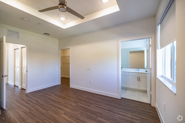 3 habitaciones, 3,5 baños, 1814 pies cuadrados, dormitorio principal