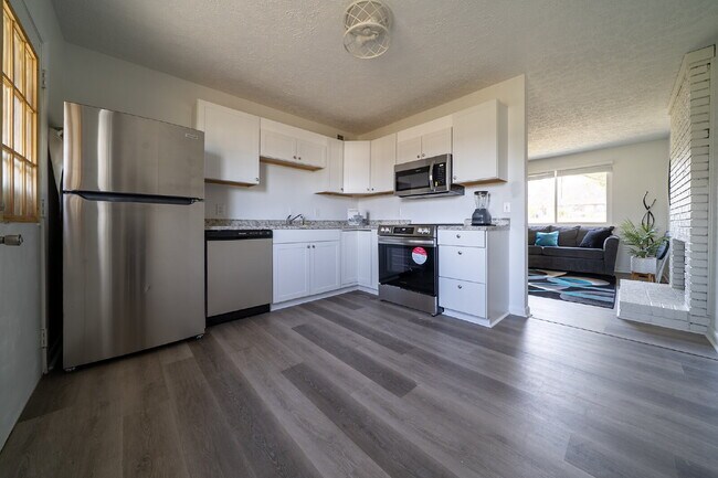 Photo - Furnished, remodeled 2BR near Nashville hospitals, all utilities and WiFi included, updated kitch...