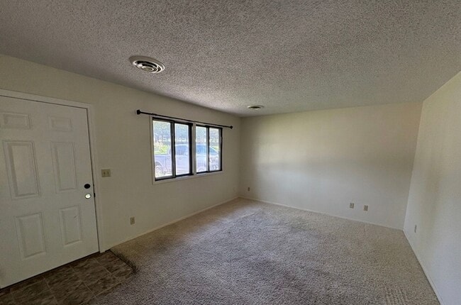 Photo - Charming 3-bedroom Home in Wamego close to West Elementary School