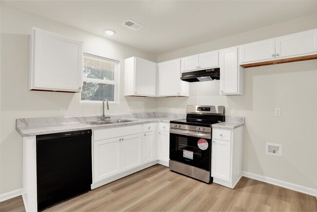 Photo - 3281 Madewell St