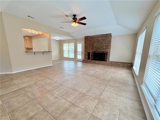 Photo - 318 Drury Ln