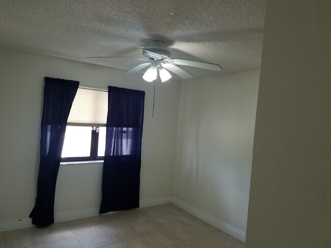 Photo - 570 S Park Rd Unidad 6-16