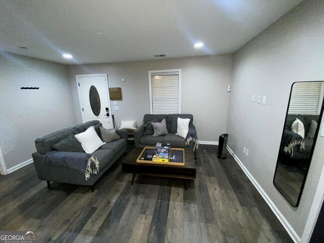 Photo - 2176 Pansy St NW
