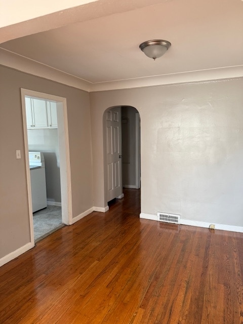 Photo - 9525 Robson St