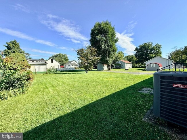 Photo - 225 E 2nd Ave