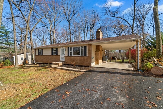 Photo - 2107 Don Ave