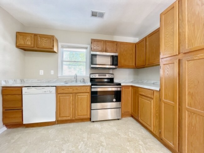 Photo - 120 Tulip Dr