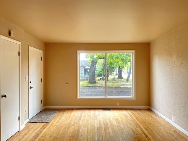 Photo - 2Bd/1Ba Single Story House w/ Basement - A...