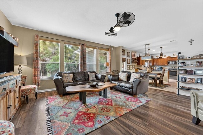 Photo - 1403 Melissa Oaks Ln