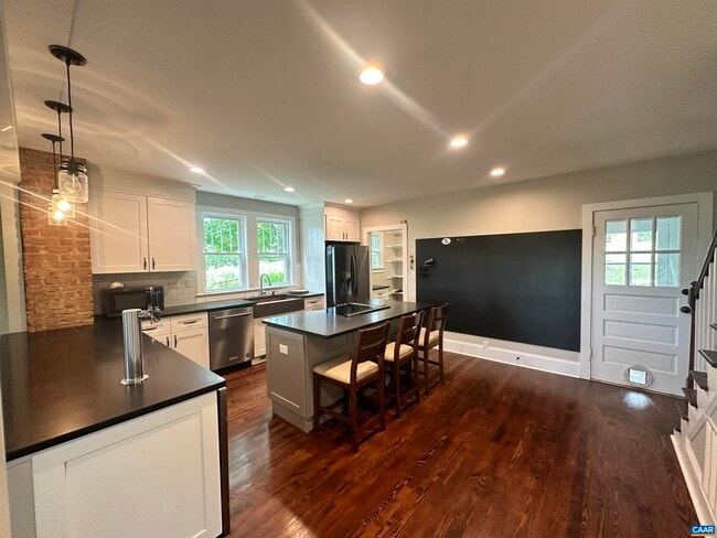 Photo - 3832 Scottsville Rd