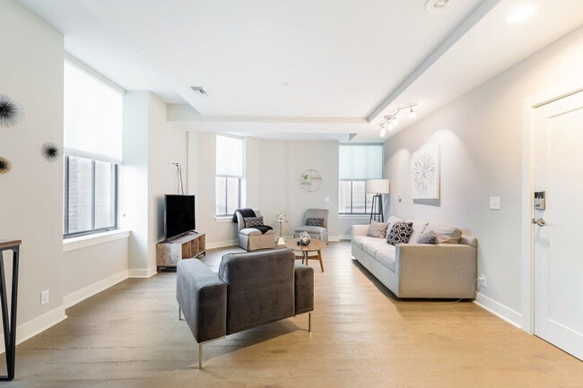 Photo - 10 Light St Unit ID1024637P