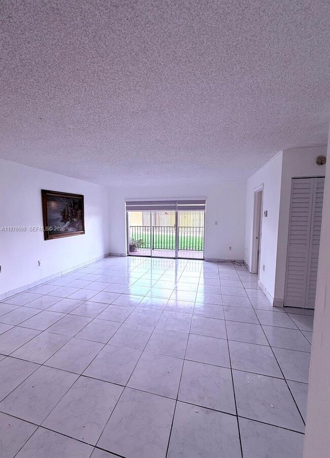 Building Photo - 15470 SW 82nd Ln