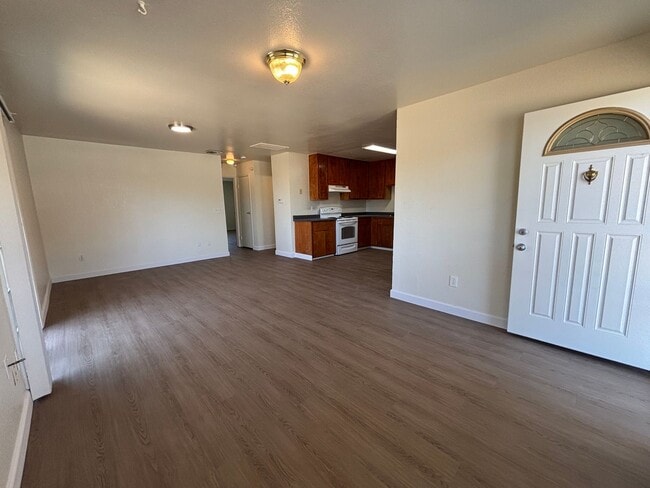Photo - 6801 Woodbine Ave