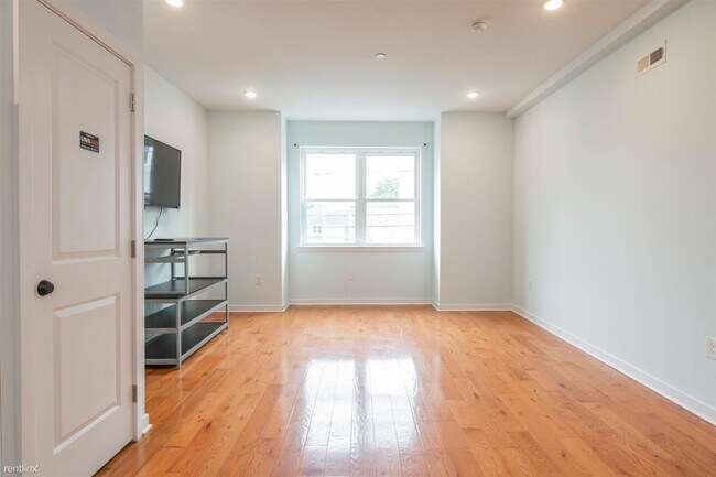 Photo - 3 br, 3 bath Triplex - 1517 SEYBERT ST Uni... Unit 102
