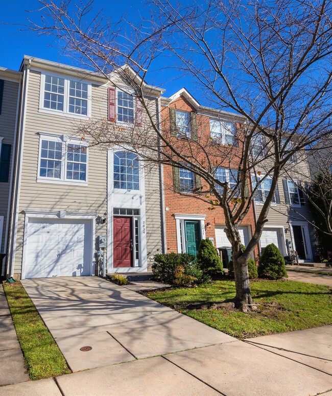 Beautiful Neighborhood - 2039 Mardic Dr Townhome