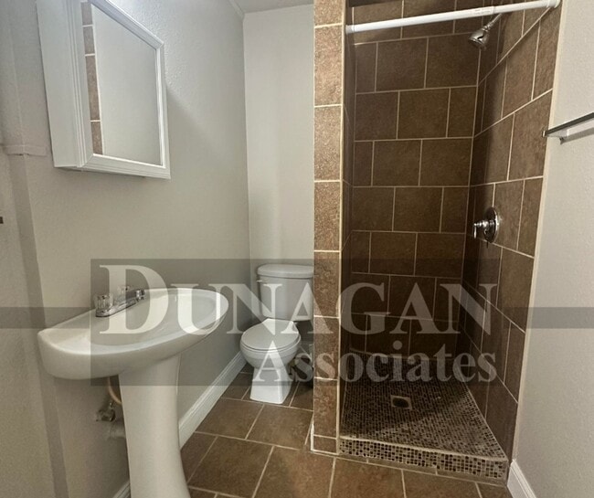 Photo - 2215 Turner St Unit #1