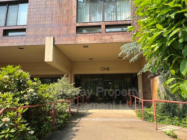 Photo - 1 Markham Rd