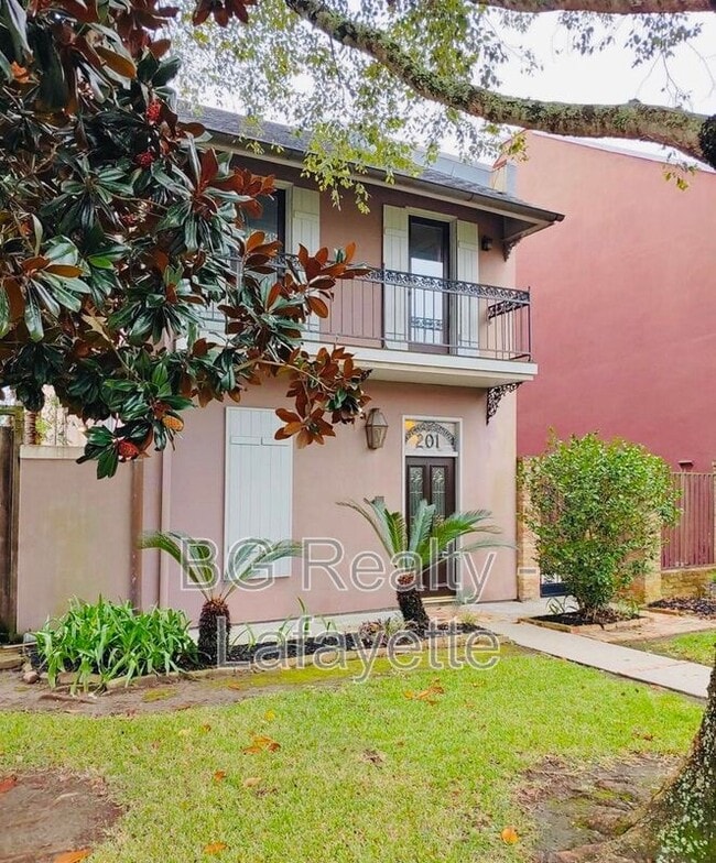 Photo - 201 Ursuline St