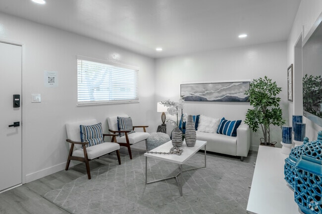 2BR, 1BA - 669SF - Living Room