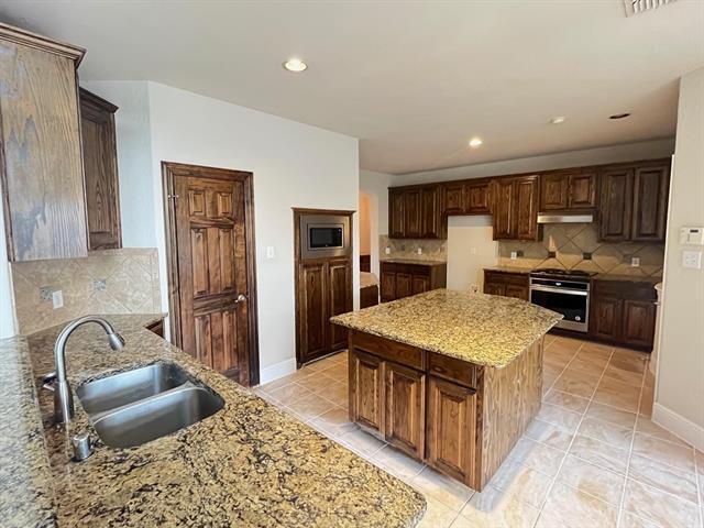 12637 Waltham Dr