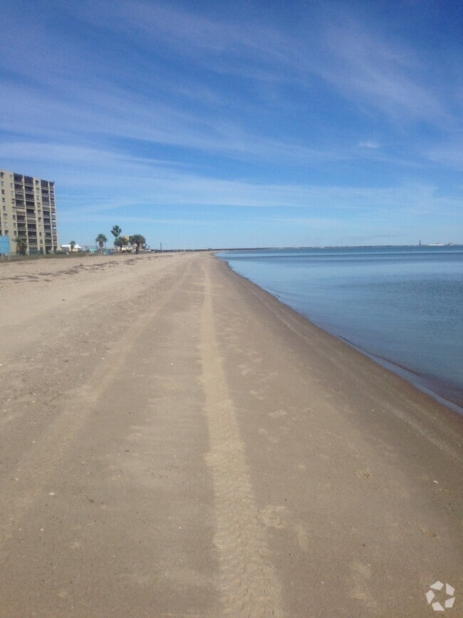 Building Photo - 3938 Surfside Blvd Unit 3133 Rental