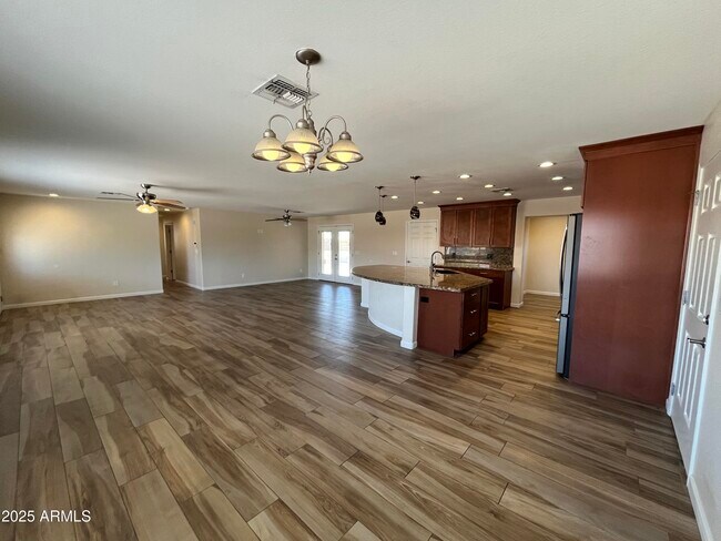 Photo - 7627 E 4th St