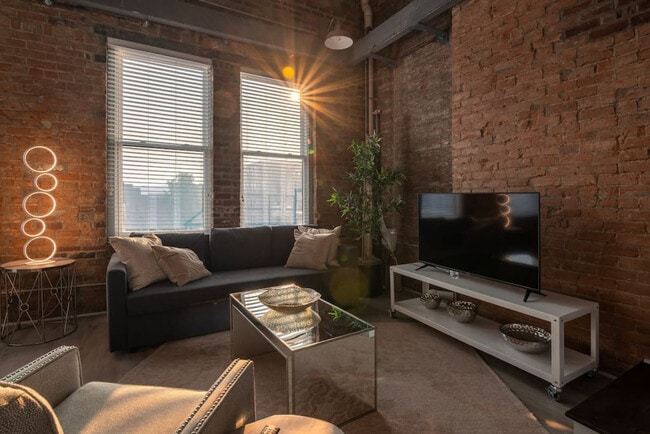 Photo - 1906 Elm St Unit ID1056048P