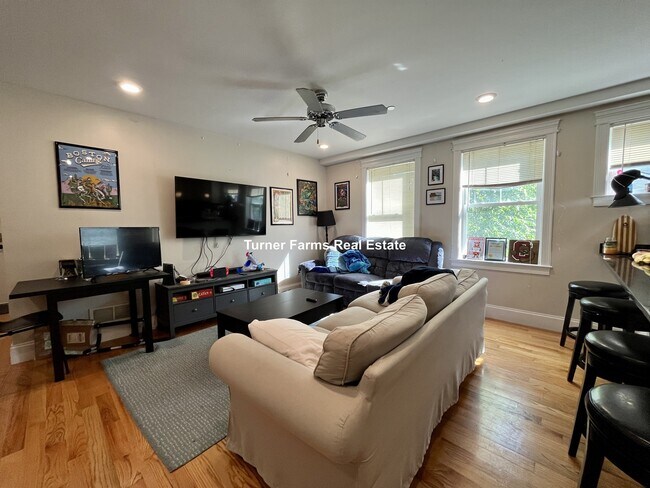 6 Fern St Unit 1